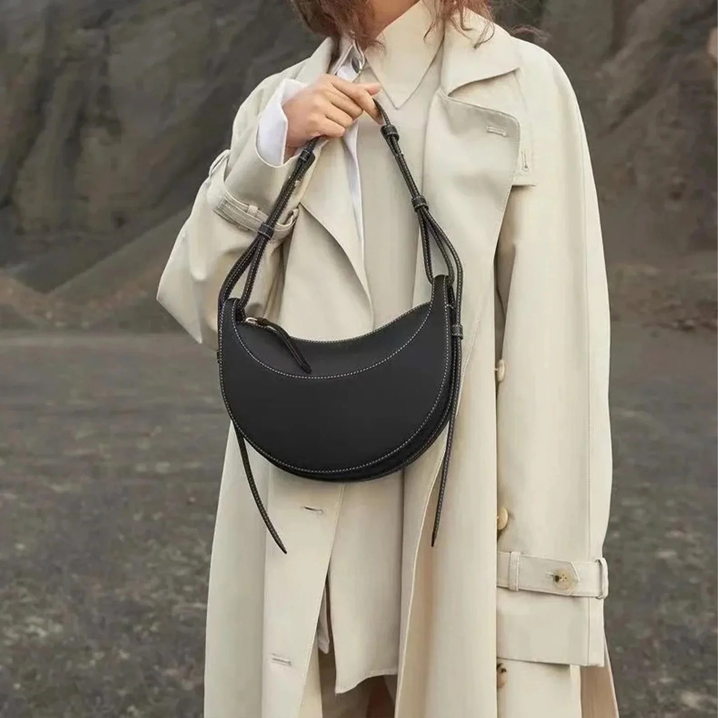 Women's Versatile Semicircular Crossbody Handbag - Pejayz