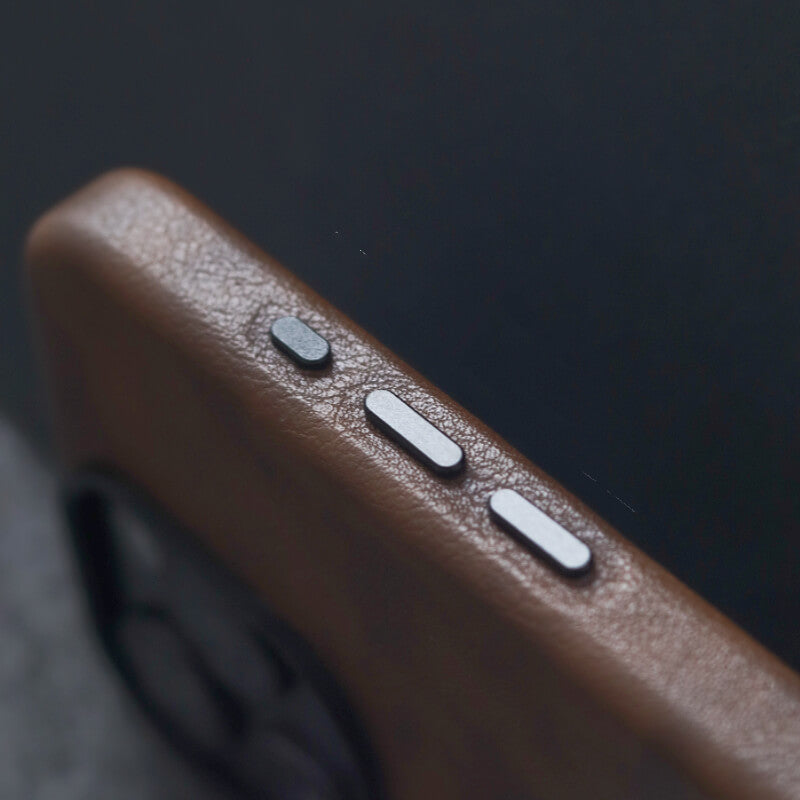 iPhone 16 Pro Case with MagSafe and Leather Design - Pejayz