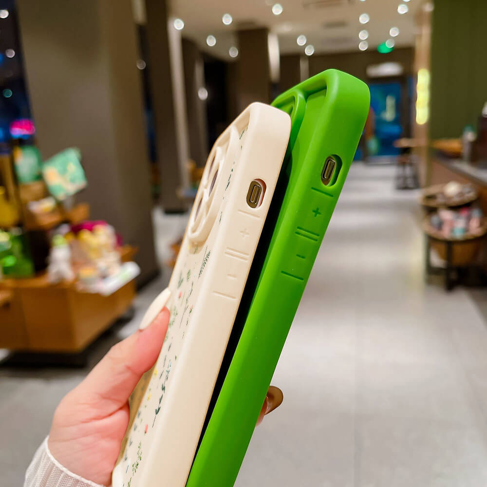 iPhone 15 Pro Case with Cute Floral Pattern Design - Pejayz