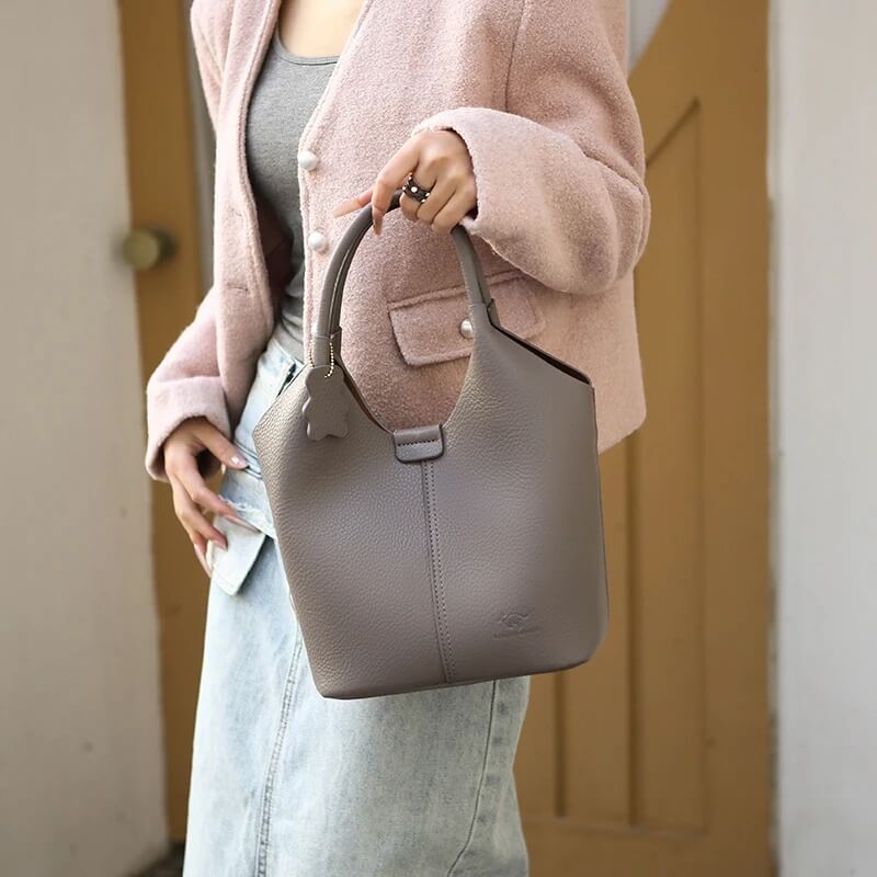 Premium Minimalist Leather Bucket Bag – Crossbody & Shoulder