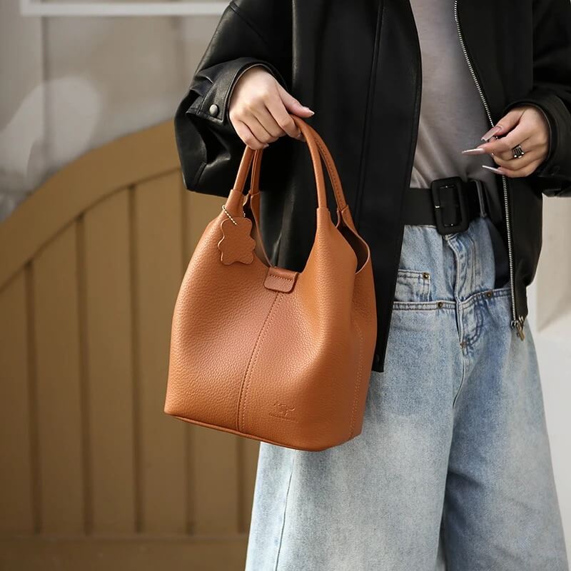 Premium Minimalist Leather Bucket Bag – Crossbody & Shoulder